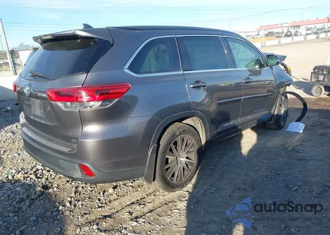 2018 Toyota Highlander Se из США, поврежденный, VIN 5TDKZRFH9JS527159